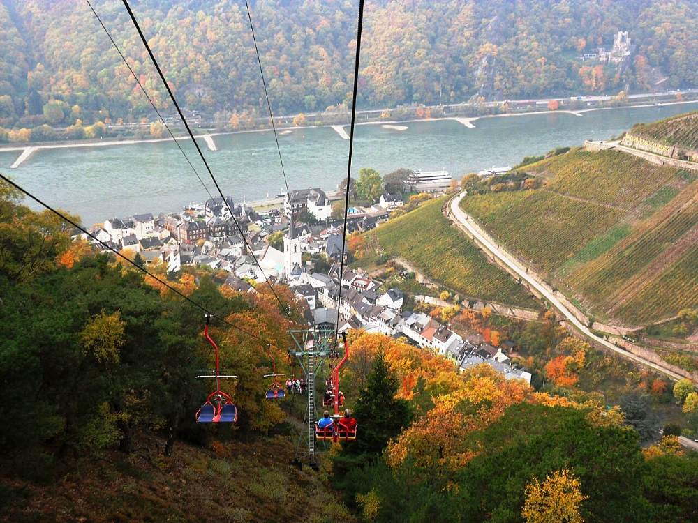 Der Sessellift von Assmannshausen über dem Höllenberg